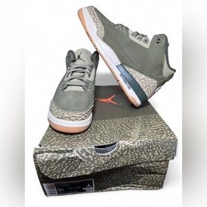 Air Jordan 3 Retro Olive Green-Family Affair-Brand New